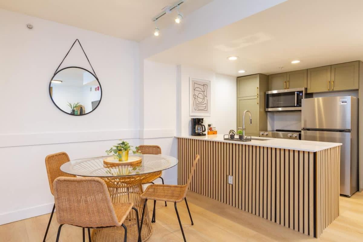 Renovated 1Bed-1Bath In Village With Pool, Hot Tub, And Sauna 휘슬러 외부 사진