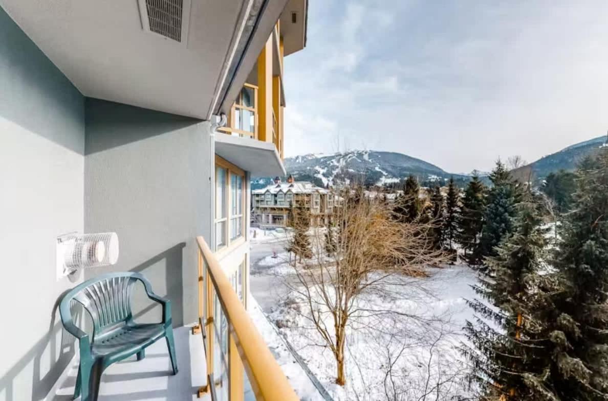 Renovated 1Bed-1Bath In Village With Pool, Hot Tub, And Sauna 휘슬러 외부 사진